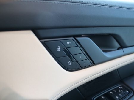 2026 Porsche Taycan - photo 15