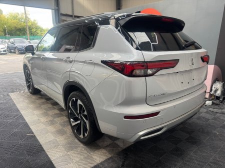 2022 Mitsubishi Outlander - photo 5