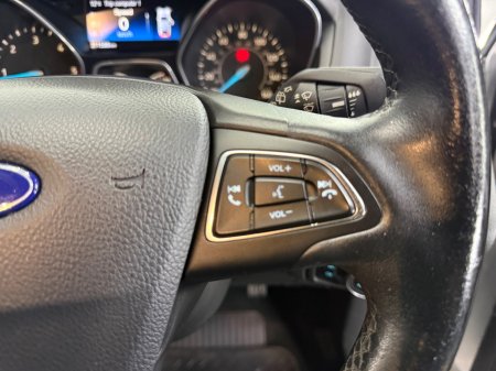 2017 Ford Focus - photo 26