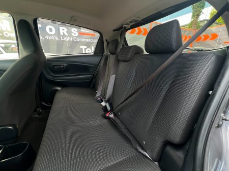2018 Toyota Vitz - photo 12