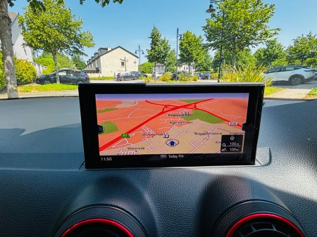 2020 Audi SQ2 - photo 25