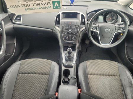 2013 Opel Astra - photo 8