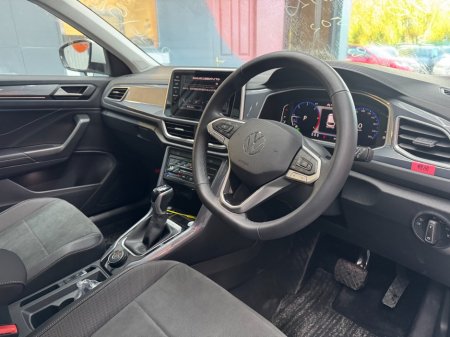 2025 Volkswagen T-Roc - photo 15
