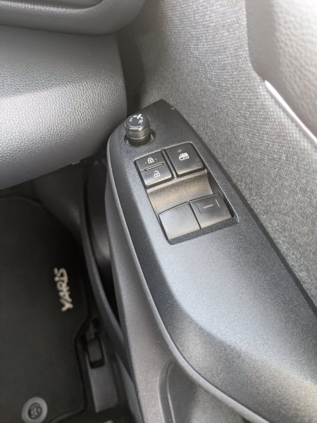 2022 Toyota Yaris - photo 16