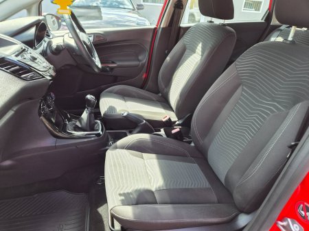 2015 Ford Fiesta - photo 15