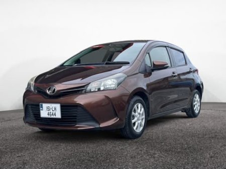 2015 Toyota Vitz - photo 7