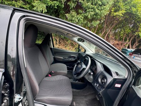 2018 Toyota Vitz - photo 5