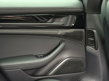 2025 Porsche Panamera - photo 35