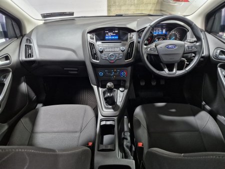 2017 Ford Focus - photo 23