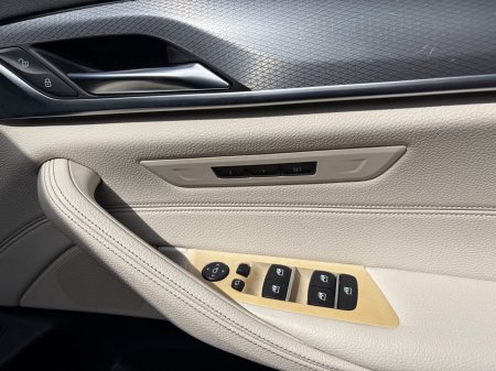 2020 BMW 5-Series - photo 22