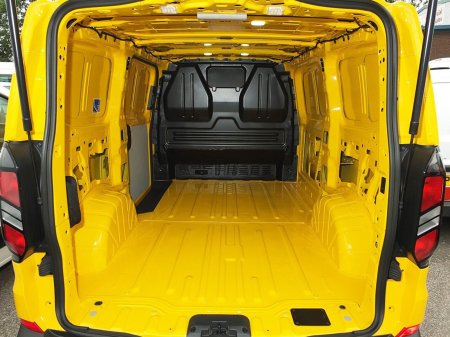 2025 Ford Transit Custom - photo 4
