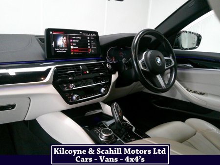 2022 BMW 5-Series - photo 16