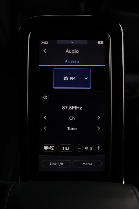 2025 Toyota Alphard - photo 25