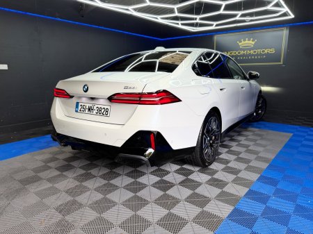 2025 BMW 5-Series - photo 12