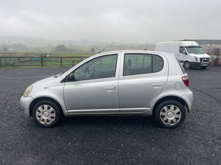2002 Toyota Yaris - photo 6