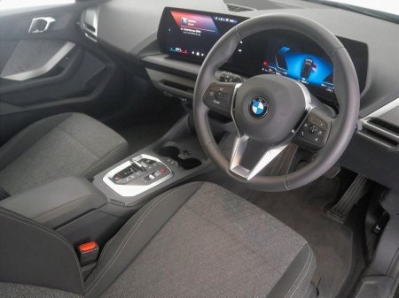 2026 BMW 1-Series - photo 6