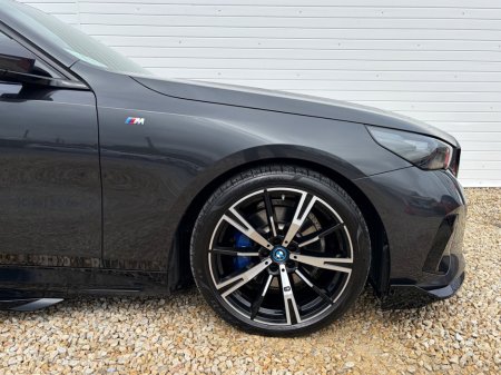 2024 BMW 5-Series - photo 6