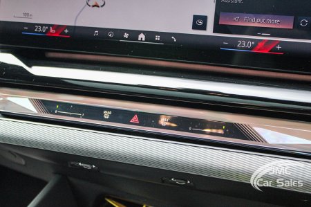 2025 BMW 5-Series - photo 21