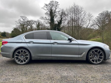 2017 BMW 5-Series - photo 2