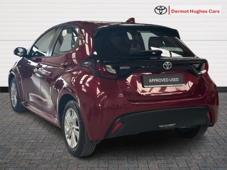 2021 Toyota Yaris - photo 2