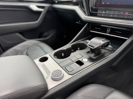 2021 Volkswagen Touareg - photo 13