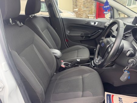 2016 Ford Fiesta - photo 9