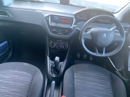 2016 Peugeot 208 - photo 15