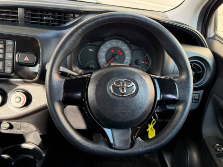 2017 Toyota Yaris - photo 14