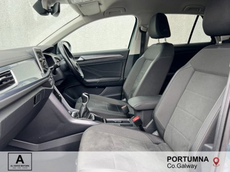 2023 Volkswagen T-Roc - photo 3