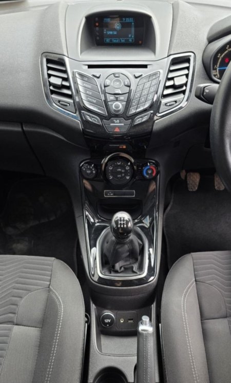 2015 Ford Fiesta - photo 13