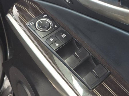 2019 Lexus IS - photo 25