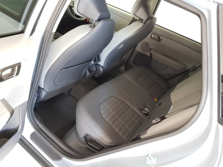 2027 Kia Seltos - photo 8
