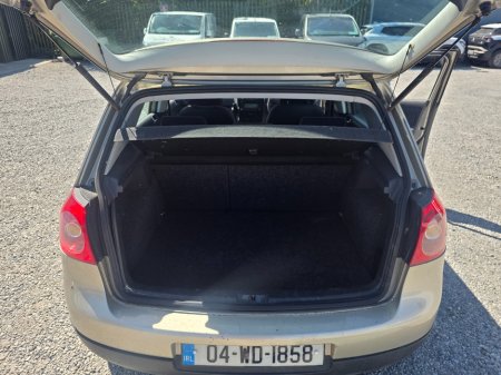 2004 Volkswagen Golf - photo 12