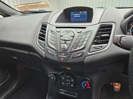 2017 Ford Fiesta - photo 14
