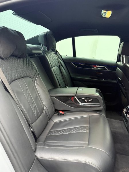 2019 BMW 7-Series - photo 8