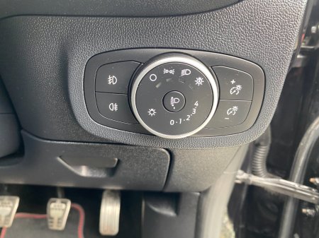 2020 Ford Fiesta - photo 18