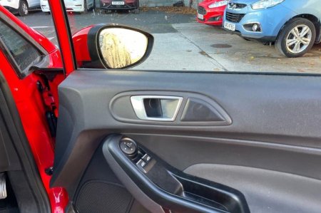 2017 Ford Fiesta - photo 24