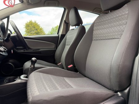 2017 Toyota Yaris - photo 13