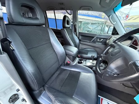 2006 Mitsubishi Pajero - photo 10