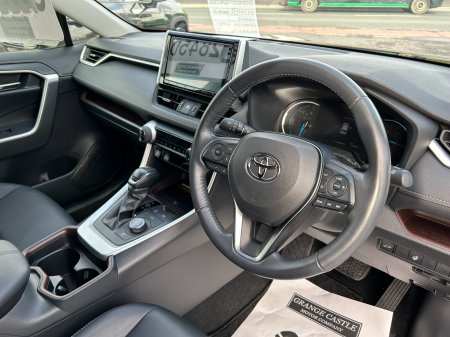 2020 Toyota RAV4 - photo 7