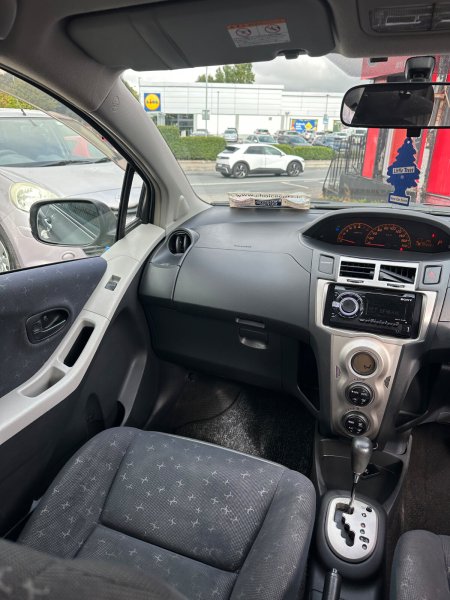 2007 Toyota Vitz - photo 24