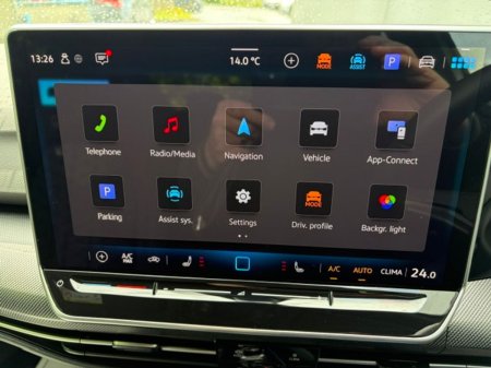 2025 Volkswagen Golf - photo 15