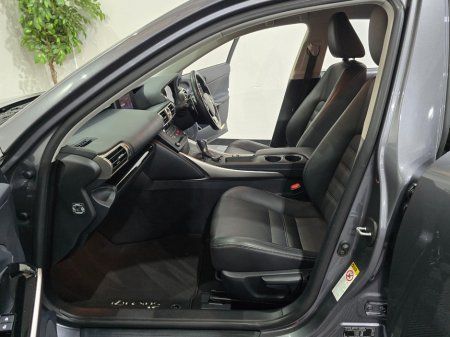 2016 Lexus IS - photo 9