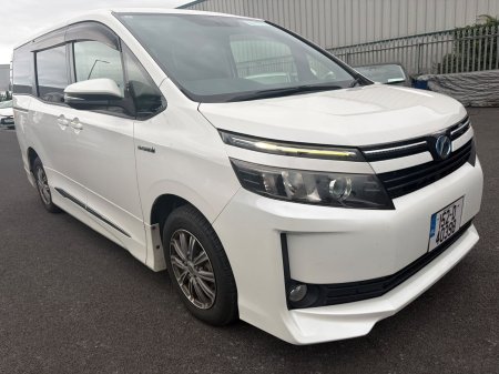 2015 Toyota Voxy - photo 3