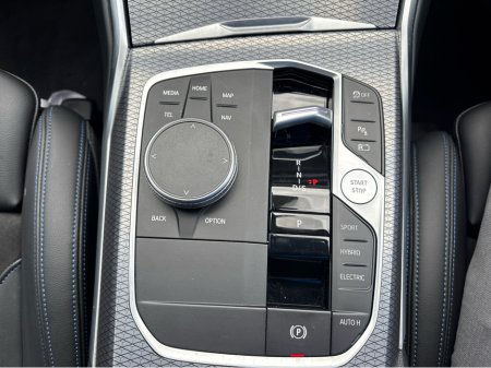 2024 BMW 3-Series - photo 16