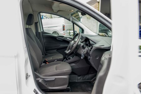 2021 Ford Transit Courier - photo 20