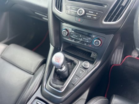 2018 Ford Focus - photo 23