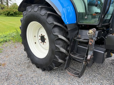 2008 New Holland T6080 - photo 6