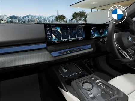 2026 BMW 5-Series - photo 5