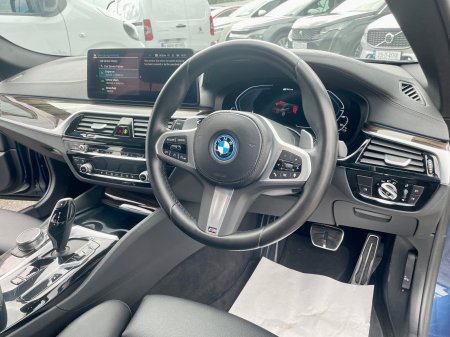 2023 BMW 5-Series - photo 9